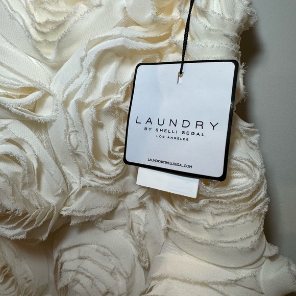 3D Cream Rose Marshmallow Dress/Laundry by Shelli Segal/size 8 - Picture 3 of 16